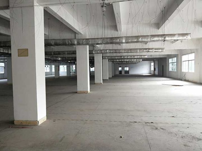 企业服务是指一系列旨在帮助企业提高效率、降低成本并促进发展的专业支持活动。这些服务涵盖了咨询、培训、营销等多个方面。